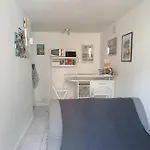 Le Petit -appartement Proche De La Vieille , Du Centre Et Du Tram- Petit Dejeuner Offert *