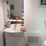 Le Petit -appartement Proche De La Vieille , Du Centre Et Du Tram- Petit Dejeuner Offert דירה לה מאנש