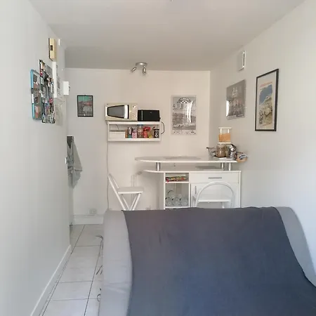 Le Petit -appartement Proche De La Vieille , Du Centre Et Du Tram- Petit Dejeuner Offert *