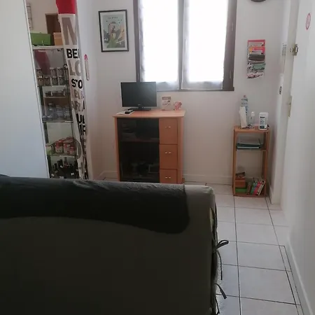 Le Petit -appartement Proche De La Vieille , Du Centre Et Du Tram- Petit Dejeuner Offert * Le Mans
