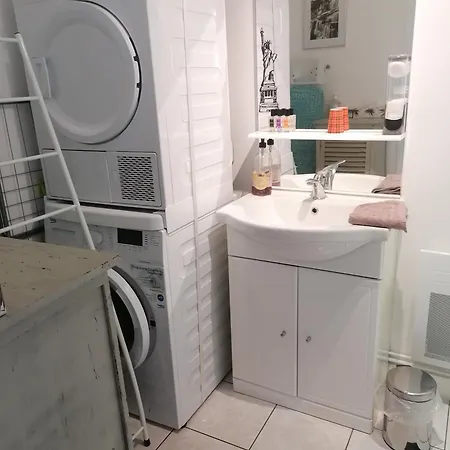 Le Petit -appartement Proche De La Vieille , Du Centre Et Du Tram- Petit Dejeuner Offert Apartmán *