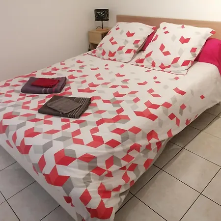 Apartment Le Petit -appartement Proche De La Vieille , Du Centre Et Du Tram- Petit Dejeuner Offert Le Mans