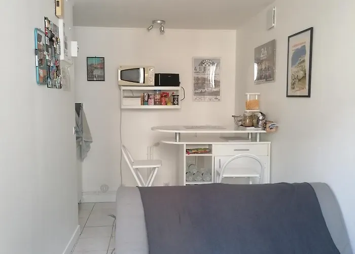 Le Petit -appartement Proche De La Vieille , Du Centre Et Du Tram- Petit Dejeuner Offert *