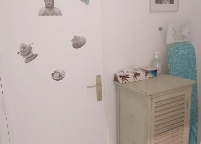 Le Petit -appartement Proche De La Vieille , Du Centre Et Du Tram- Petit Dejeuner Offert Lejlighed *