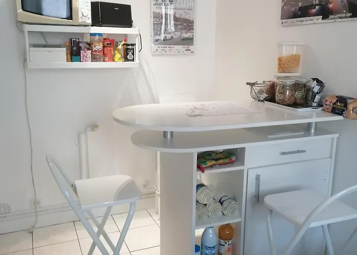 Le Petit -appartement Proche De La Vieille , Du Centre Et Du Tram- Petit Dejeuner Offert Lejlighed Le Mans