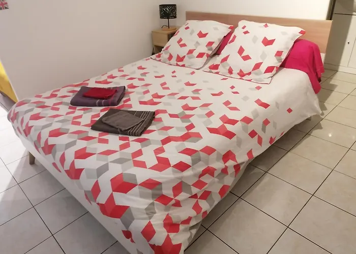 Lejlighed Le Petit -appartement Proche De La Vieille , Du Centre Et Du Tram- Petit Dejeuner Offert Le Mans