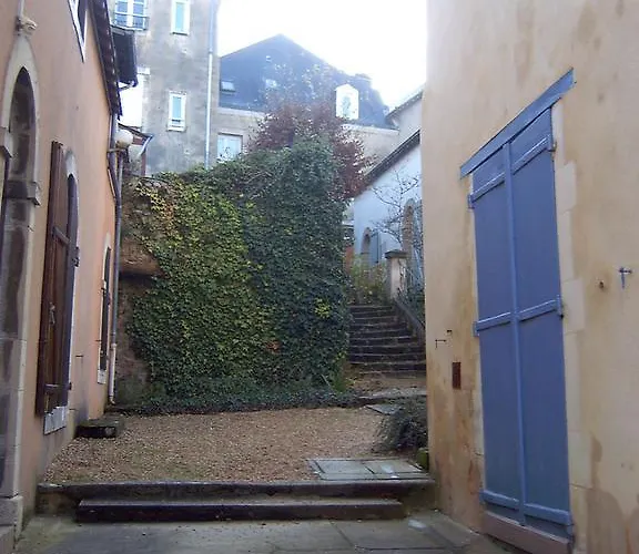 Le Petit -appartement Proche De La Vieille , Du Centre Et Du Tram- Petit Dejeuner Offert *